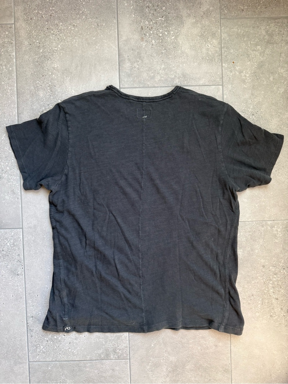 rag & bone Classic Flame Short Sleeve Charcoal Cotton Tee - Picture 2 of 6